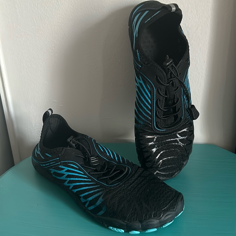 Unisex Lightweight Minimalist Athletic Water Walking Nonslip Barefoot Shoes
